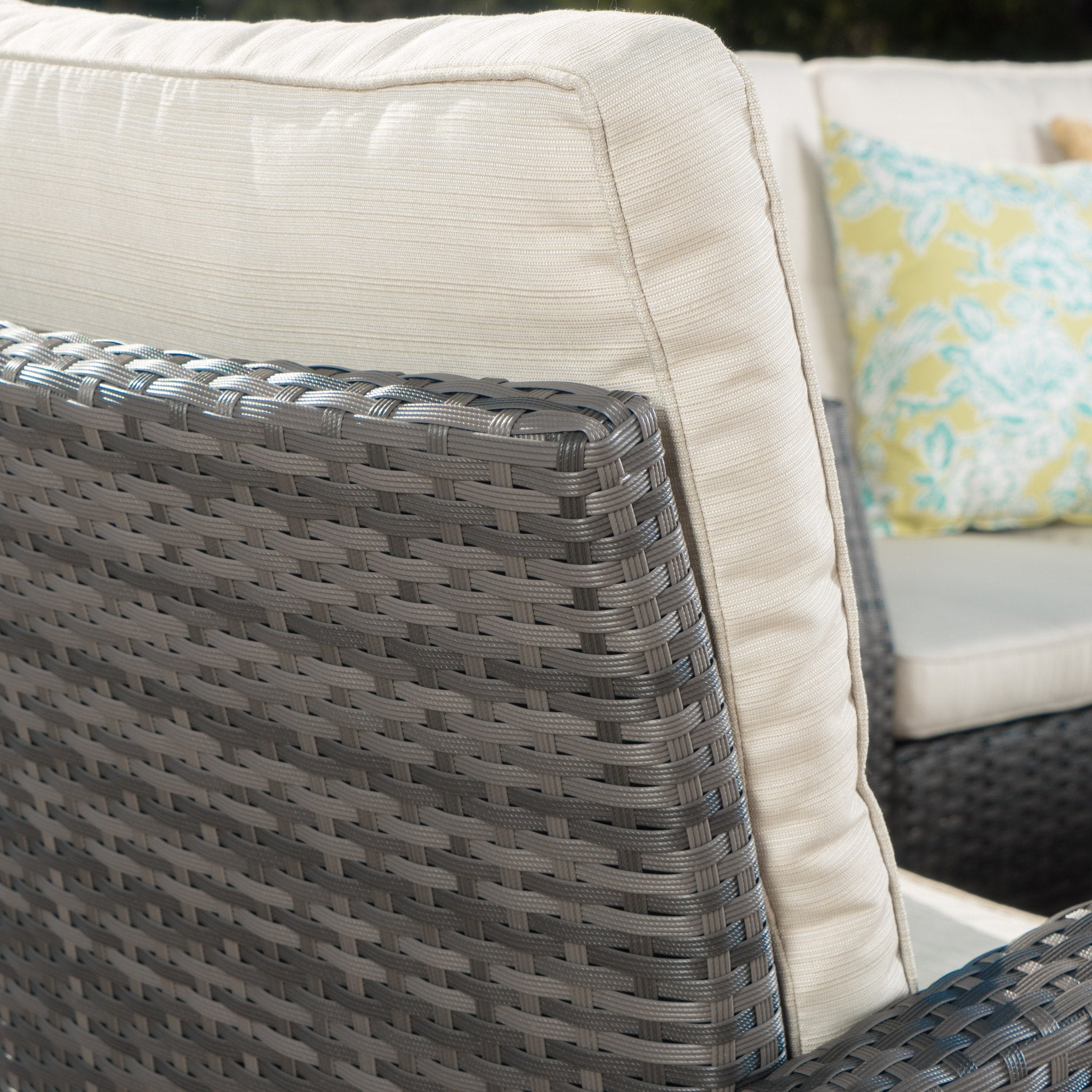 Del Norte 4pc Outdoor Gray Wicker Sofa Seating Set w/ Cushions