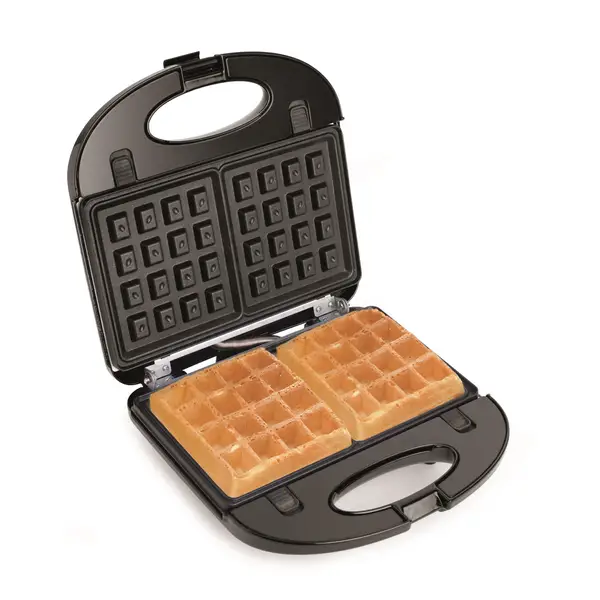 Salton 3 in 1 Grill， Sandwich and Waffle Maker