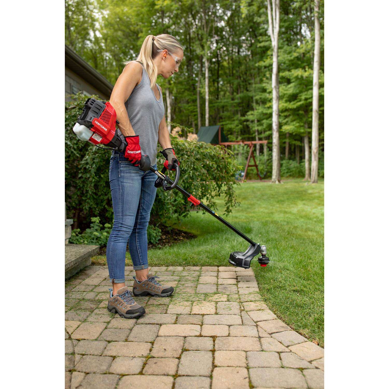 Craftsman CMXGTAMDZ22C 17 in. Gas String Trimmer