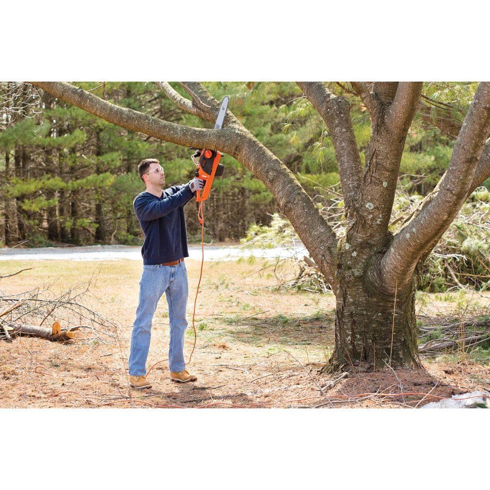 BLACK+DECKER 18 in. 15 AMP Corded Electric Rear Handle Chainsaw with Automatic Oiler CS1518