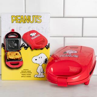 Uncanny Brands Peanuts Snoopy Red 500-Watt Single Grilled Cheese Sandwich Maker PP2-PEA-SN1