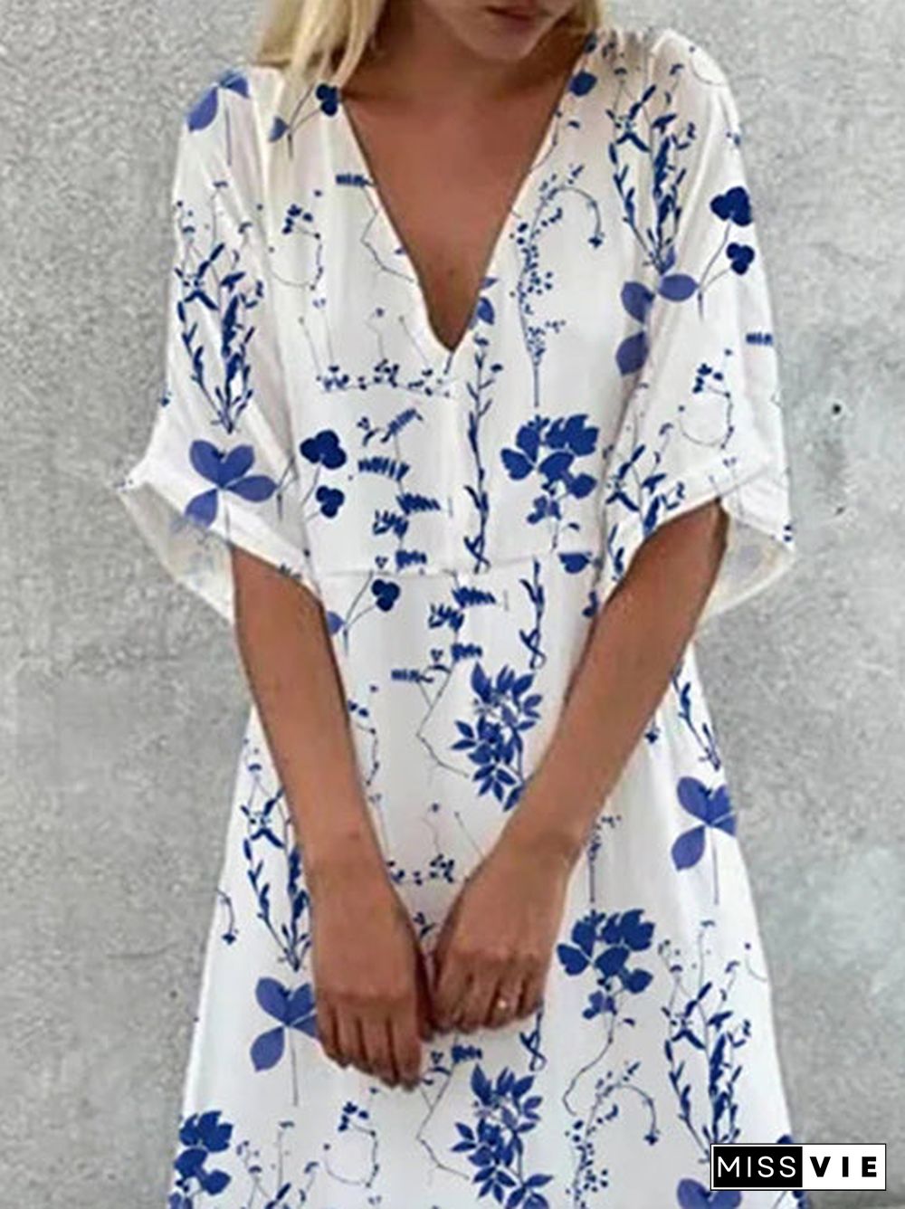 Women's Blue Half Sleeve V-neck Floral Printed Midi Dress