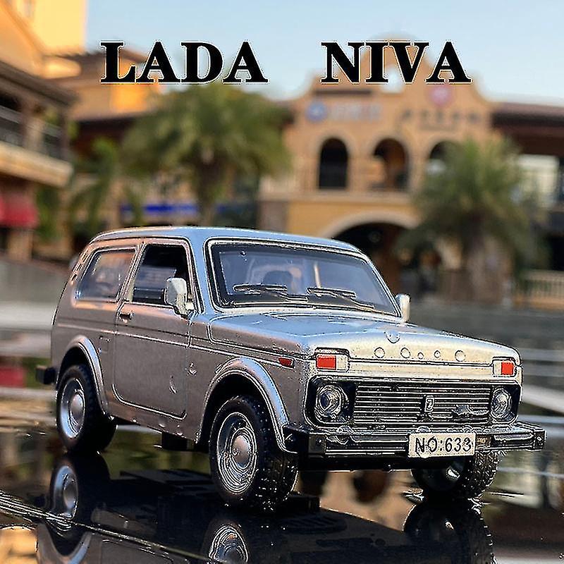 1/32 Russian Lada Niva Alloy Model Car Lada 2106 Toy Diecasts Metal Casting Pull Back Music Light Car Toys For Children Vehicle