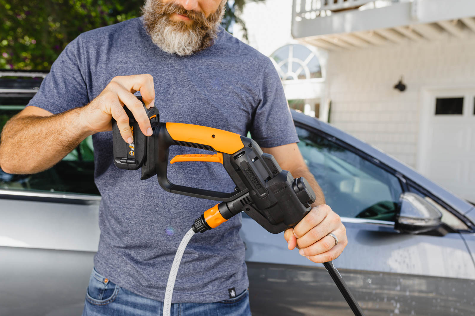 Worx WG620.1 POWER SHARE 20-Volt 320 PSI 0.53 GPM Hydroshot Cordless Portable Pressure Washer， Battery and Charger Included