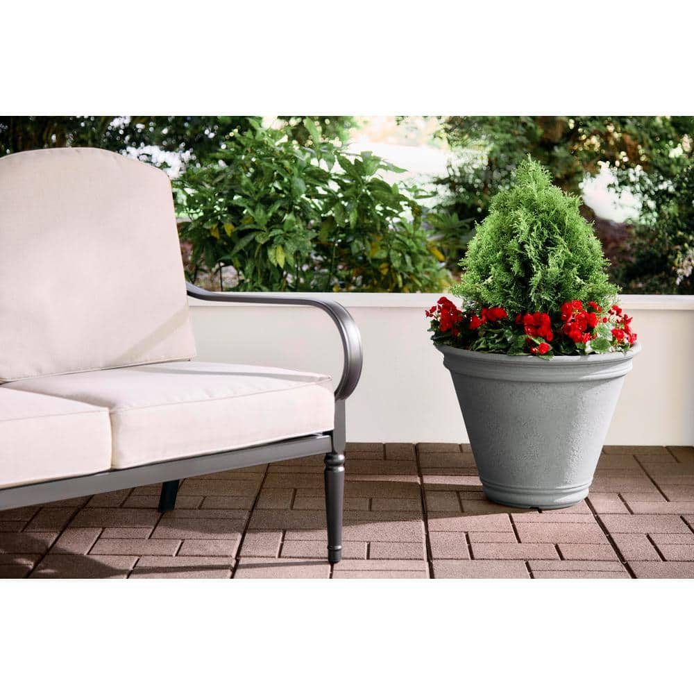 Vigoro 22 in. Alameda Extra Large Gray Plastic Planter (22 in. D x 17.5 in. H) DV22LGWH