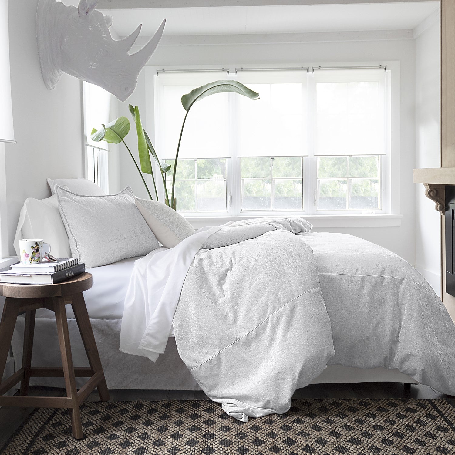 Juno Velvet White Bedding