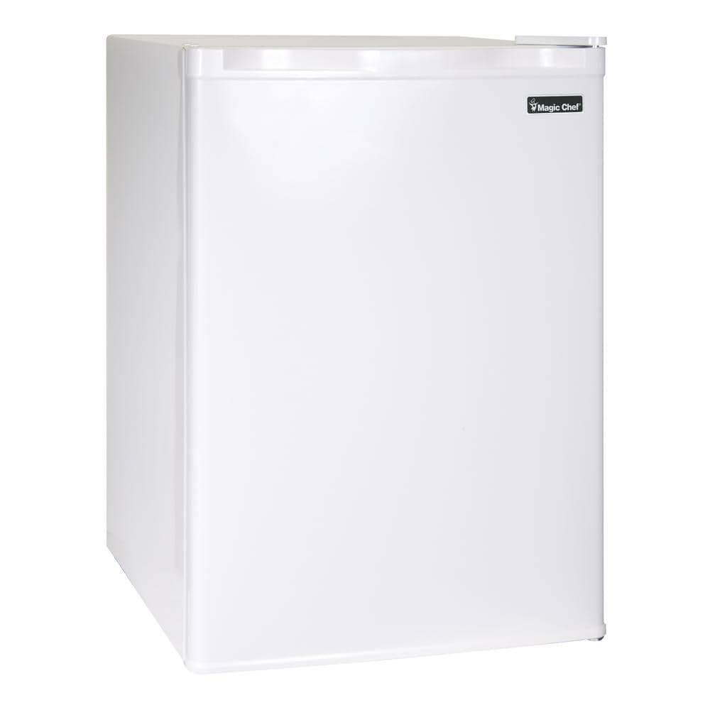 Magic Chef 26 cu ft Mini Fridge in White ENERGY STAR