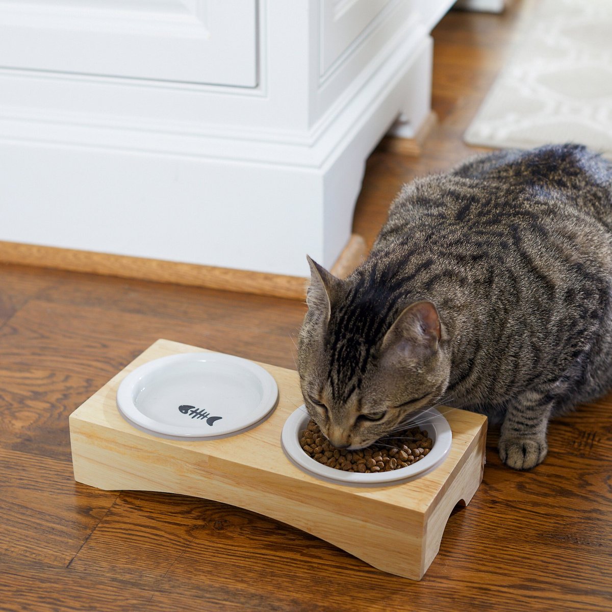 Frisco Double Elevated Cat Bowl with Wood Stand