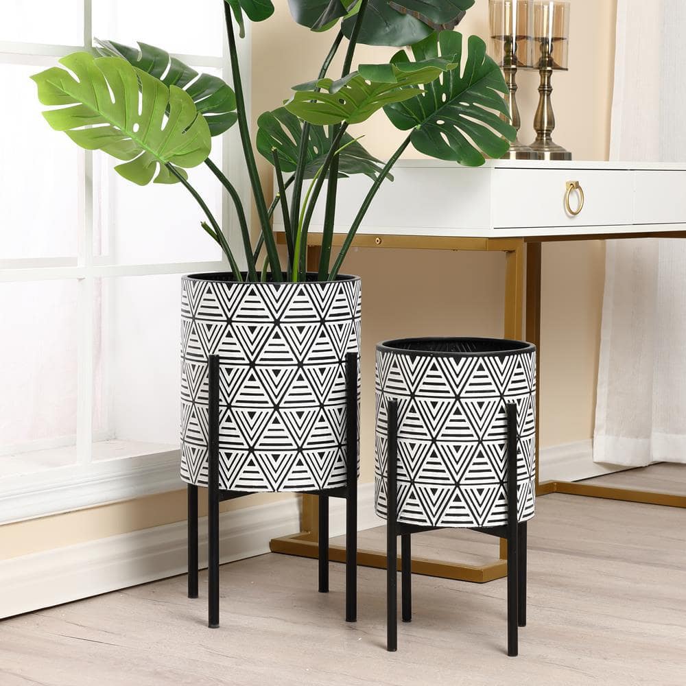 Luxen Home Black and White Metal Cachepot Planters with Black Metal Stands (2-Pack) WHPL1456