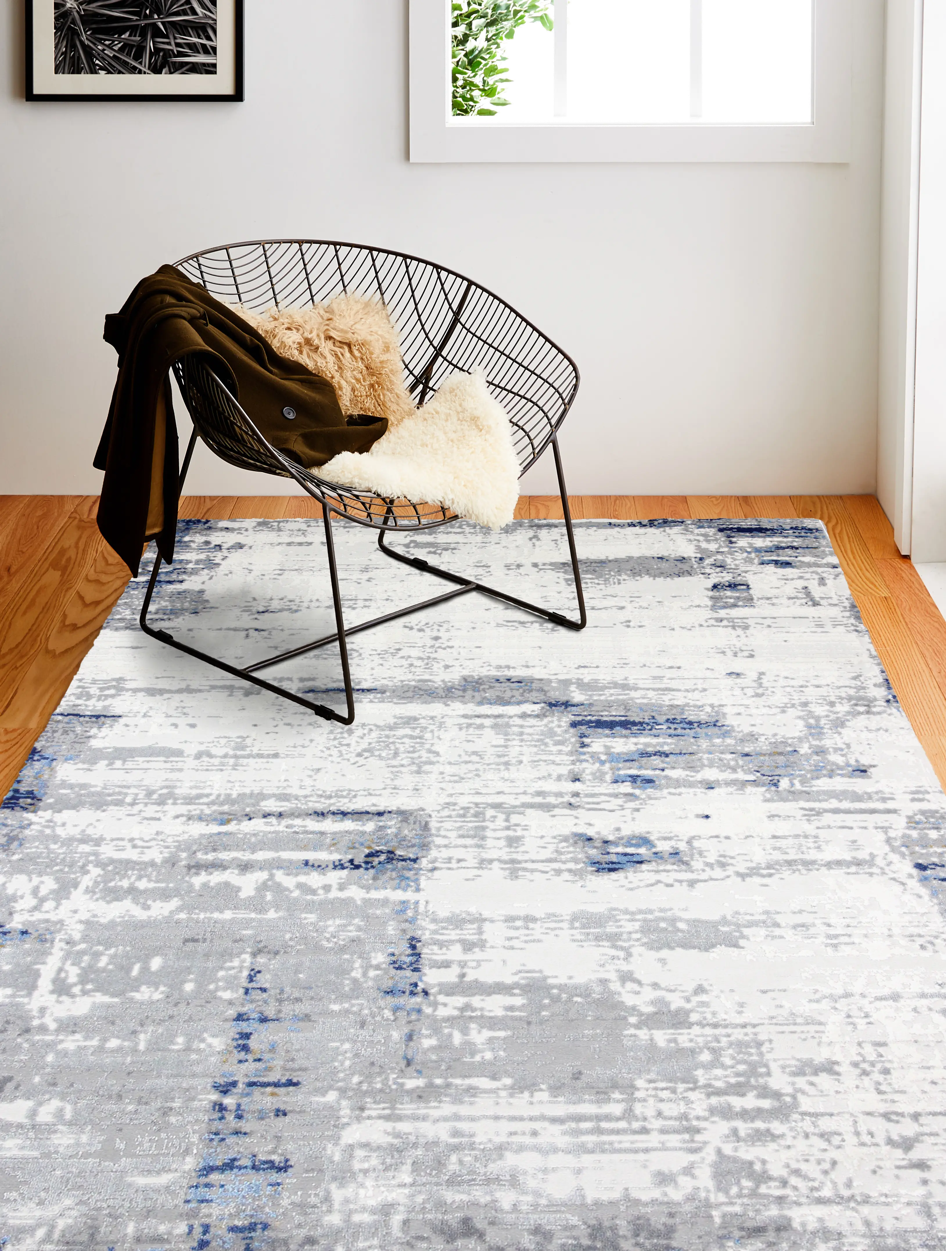 Carlyle 4 x 6 Contemporary Ivory and Blue Runner