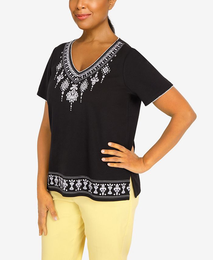 Petite Summer In The City Embroidered V-neck T-shirt