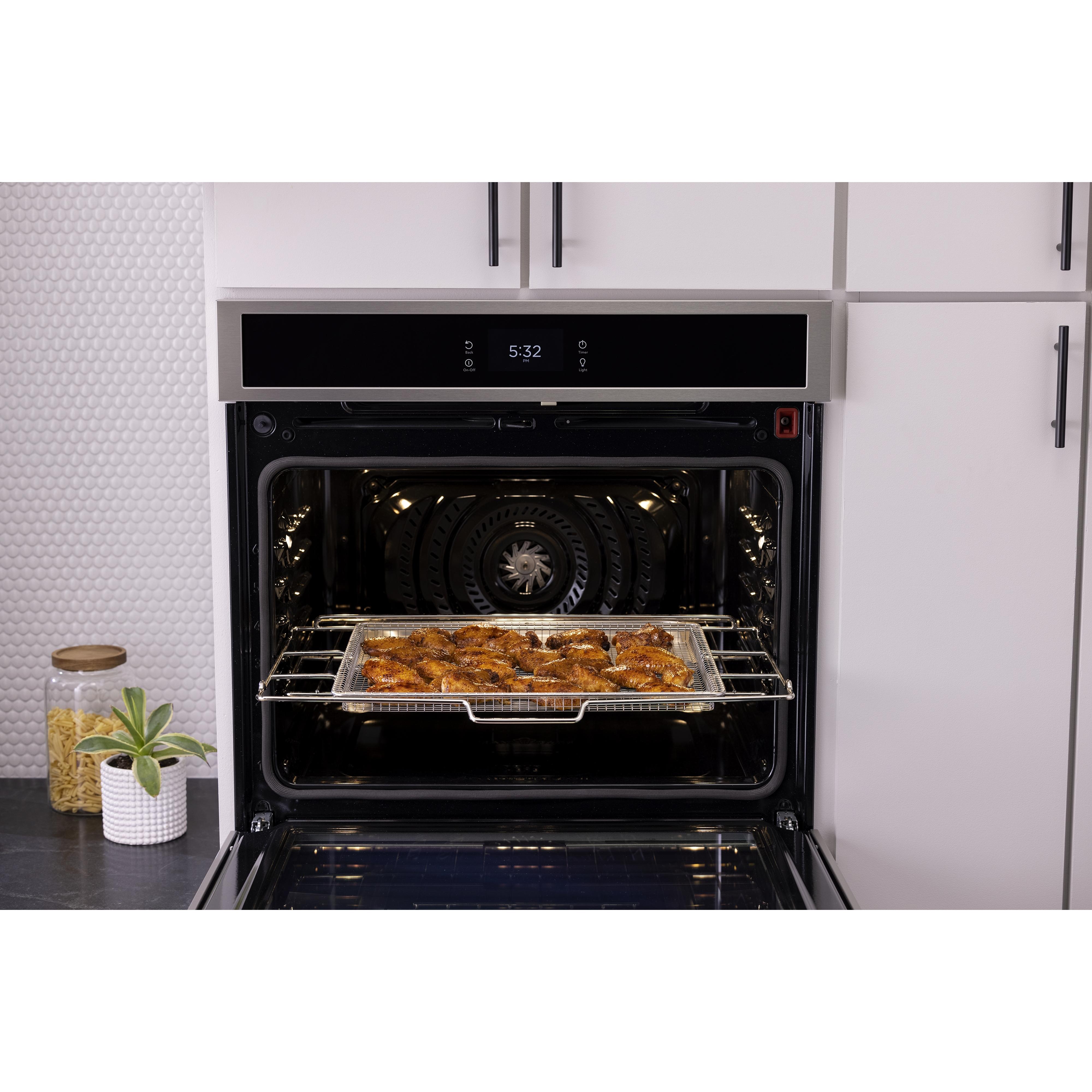 Frigidaire Gallery 27-inch, 3.8 cu.ft. Built-in Single Wall Oven with Air Fry Technology GCWS2767AF