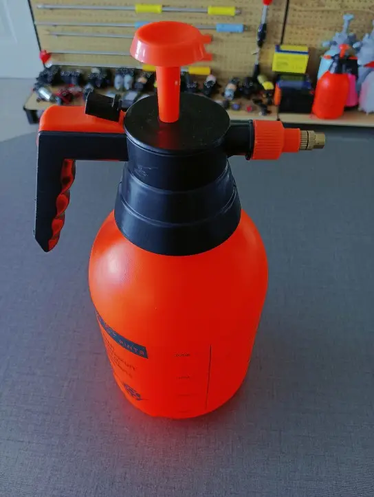 0.8L/1.5L/2L/3L Factory Supply  Hand Manual Agricultural Garden Pressure Sprayers are very popular