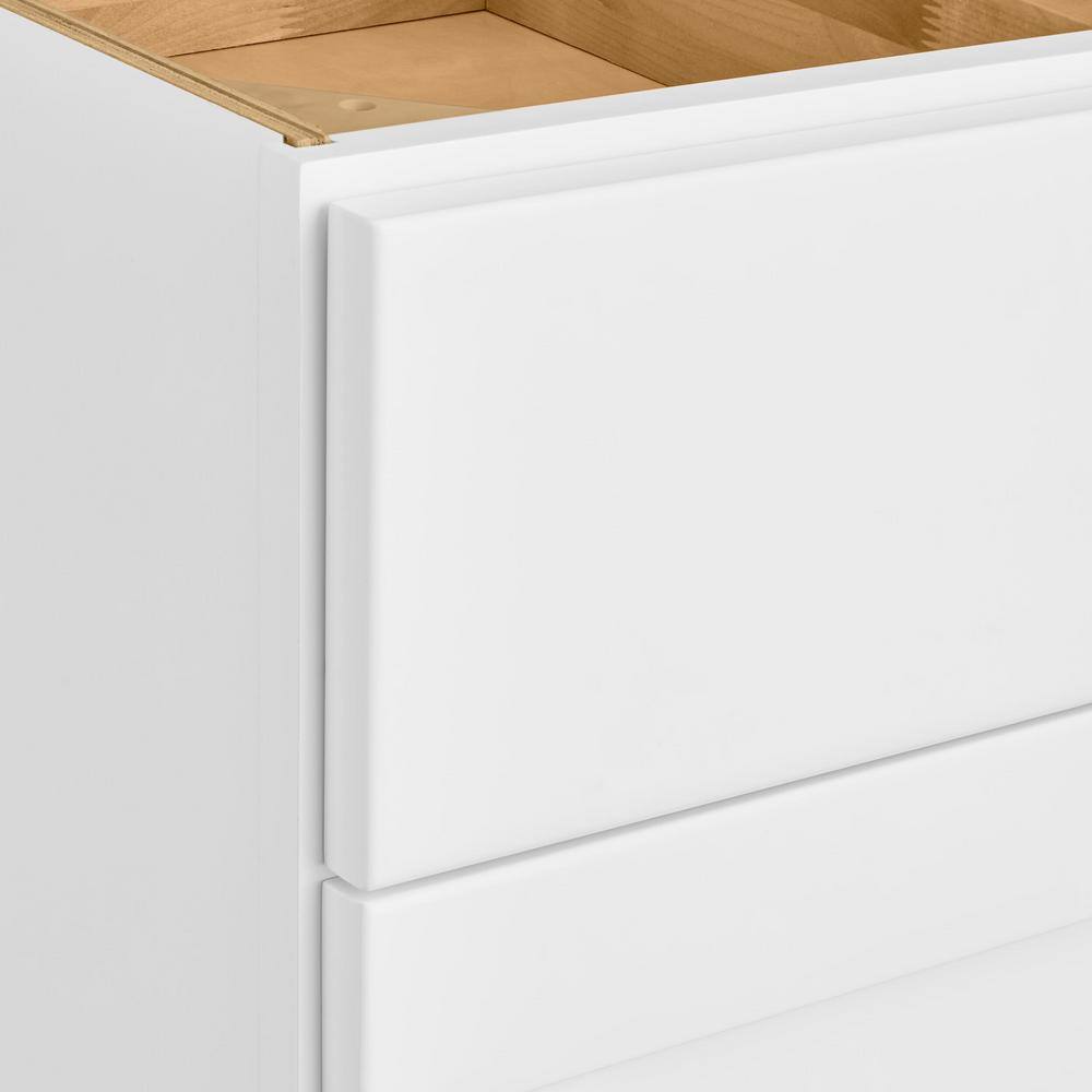 Hampton Bay Avondale Shaker Alpine White Ready to Assemble Plywood 18 in Drawer Base Kitchen Cabinet (18 in W x 34.5 in H x 24 in D) DB18