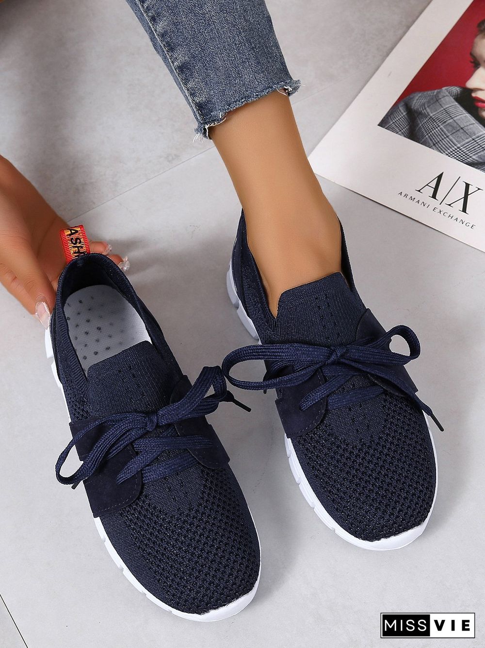 Comfortable Soft Sole Lightweight Non-Slip Flyknit Lace-Up Sneakers