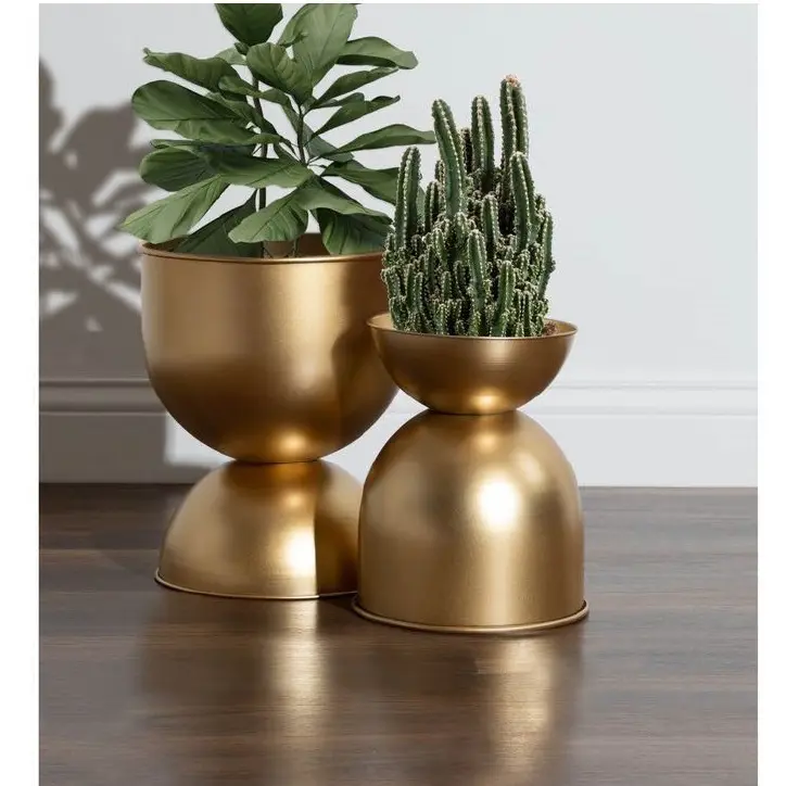 Classic Design Wedding and Party Decorative Pots for Garden Metal Planter Home Indoor Garden Usage Customized Size Metal Planter