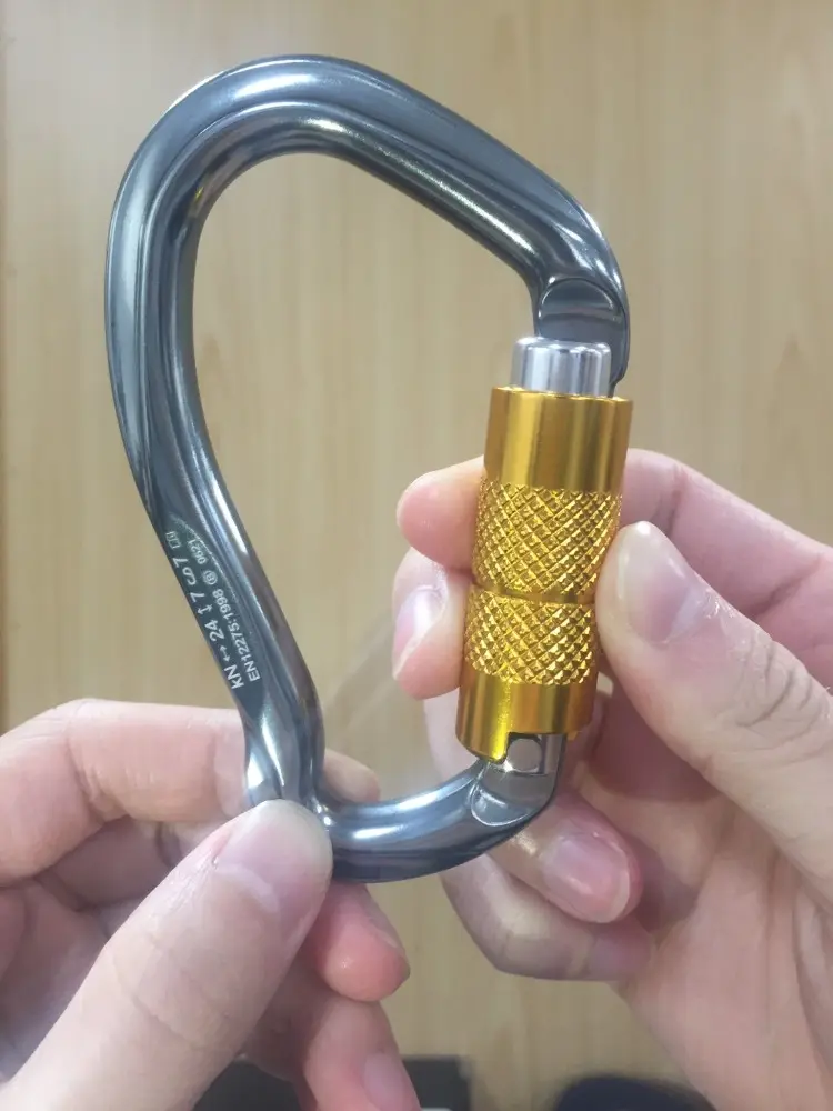 Hanging metal aluminum key lock camping hiking carabiner