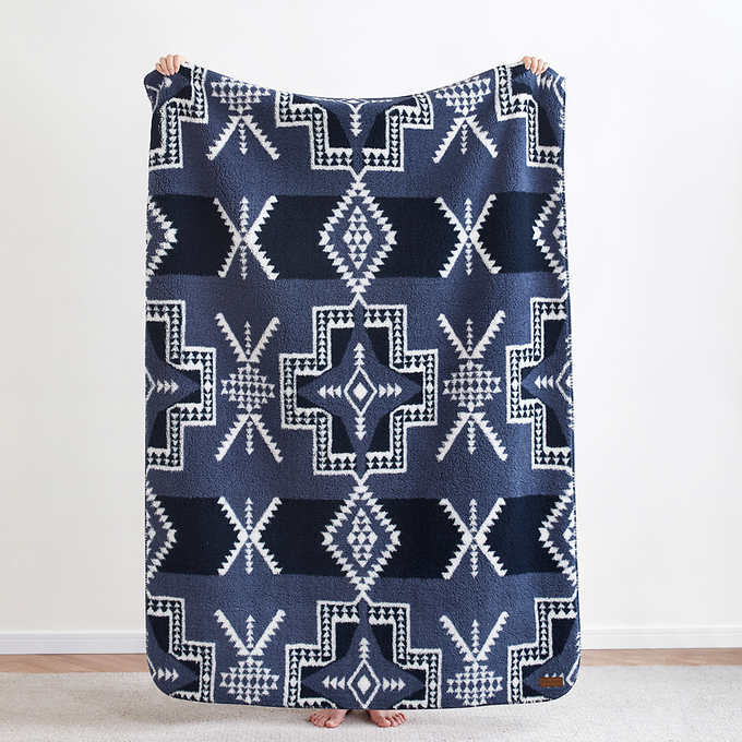 Pendleton Sherpa Fleece Ultra Soft and Cozy Throw – Blue