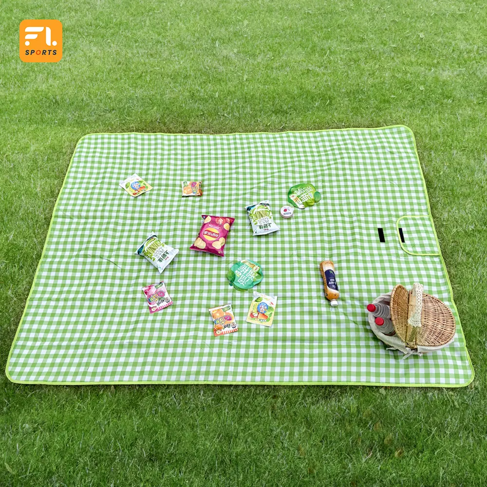 Factory Directly Wholesale Outdoor Extra Large Foldable Portable Sand Proof Waterproof Picnic Beach Mat Blanket