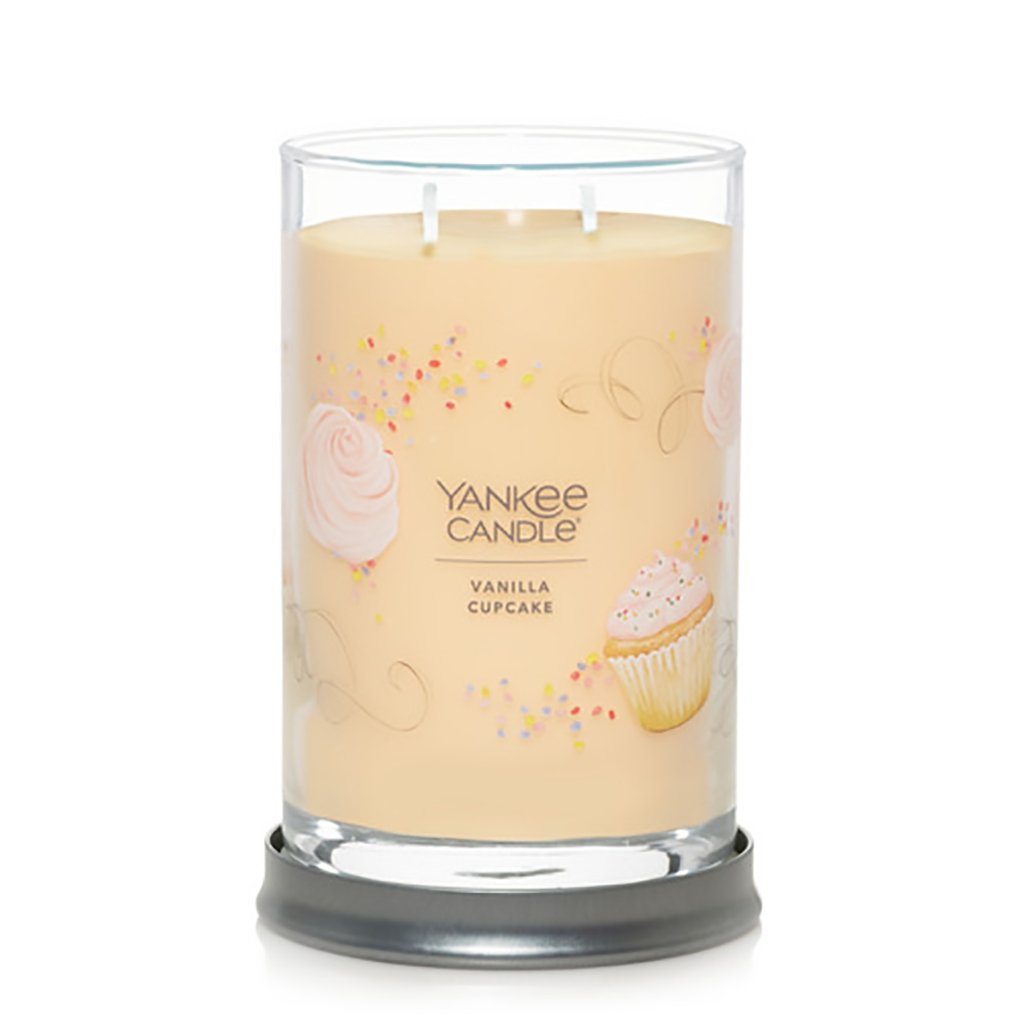 Yankee Candle  Signature Large Tumbler Candle in Vanilla Cupcake