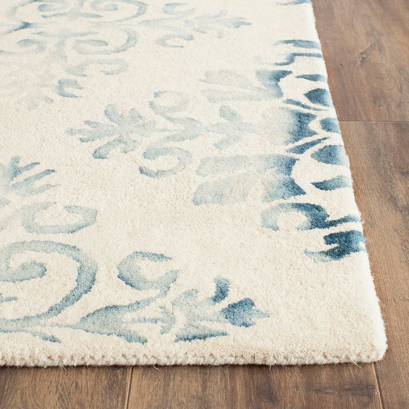 Safavieh Stamp Medallion Dip-Dyed Wool Rug