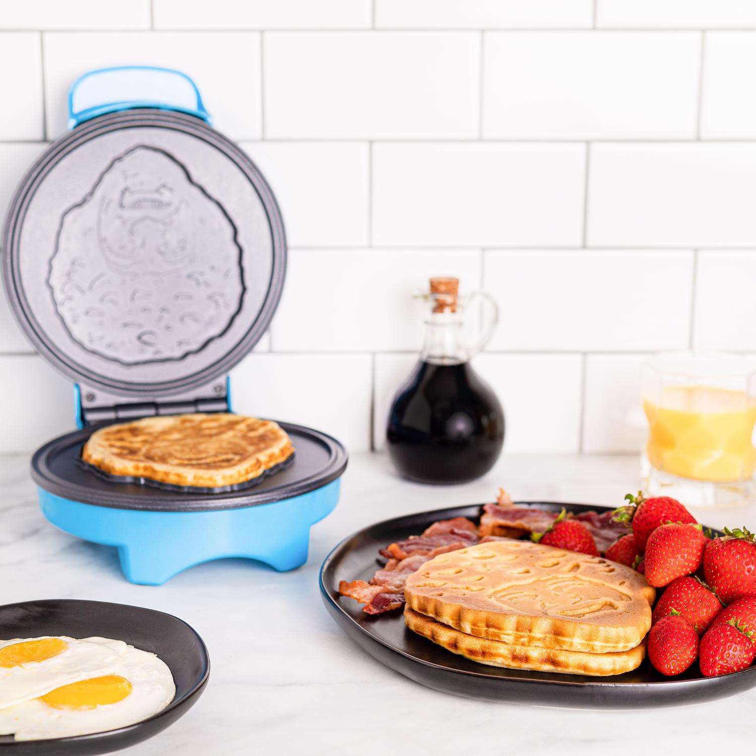 Uncanny Brands 1 waffle Blue Aluminum Waffle Maker