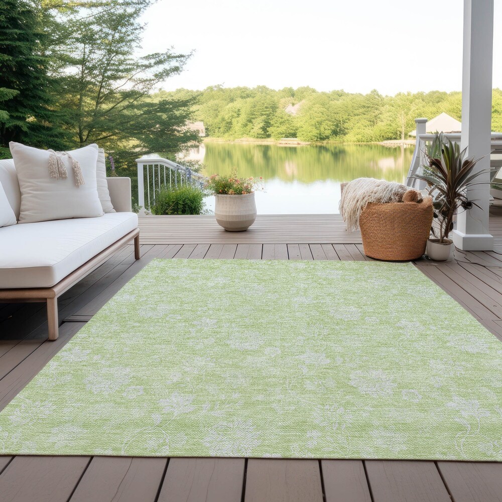 Machine Washable Indoor/ Outdoor Chantille Floral Farmhouse Rug