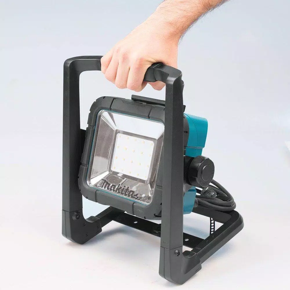 Makita 18-Volt LXT Lithium-Ion Cordless/Corded LED Flood Light and#8211; XDC Depot