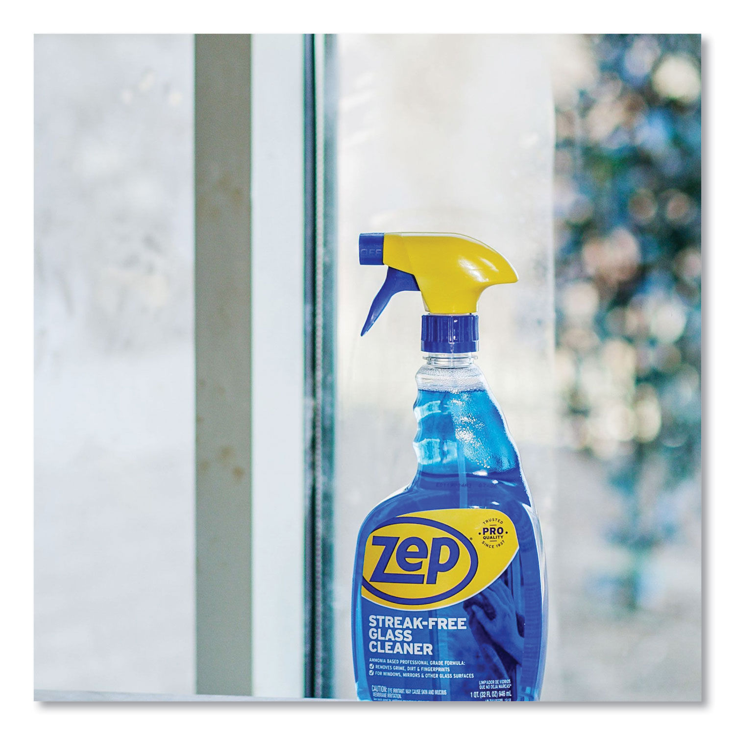 Streak-Free Glass Cleaner by Zep Commercialandreg; ZPEZU112032CT