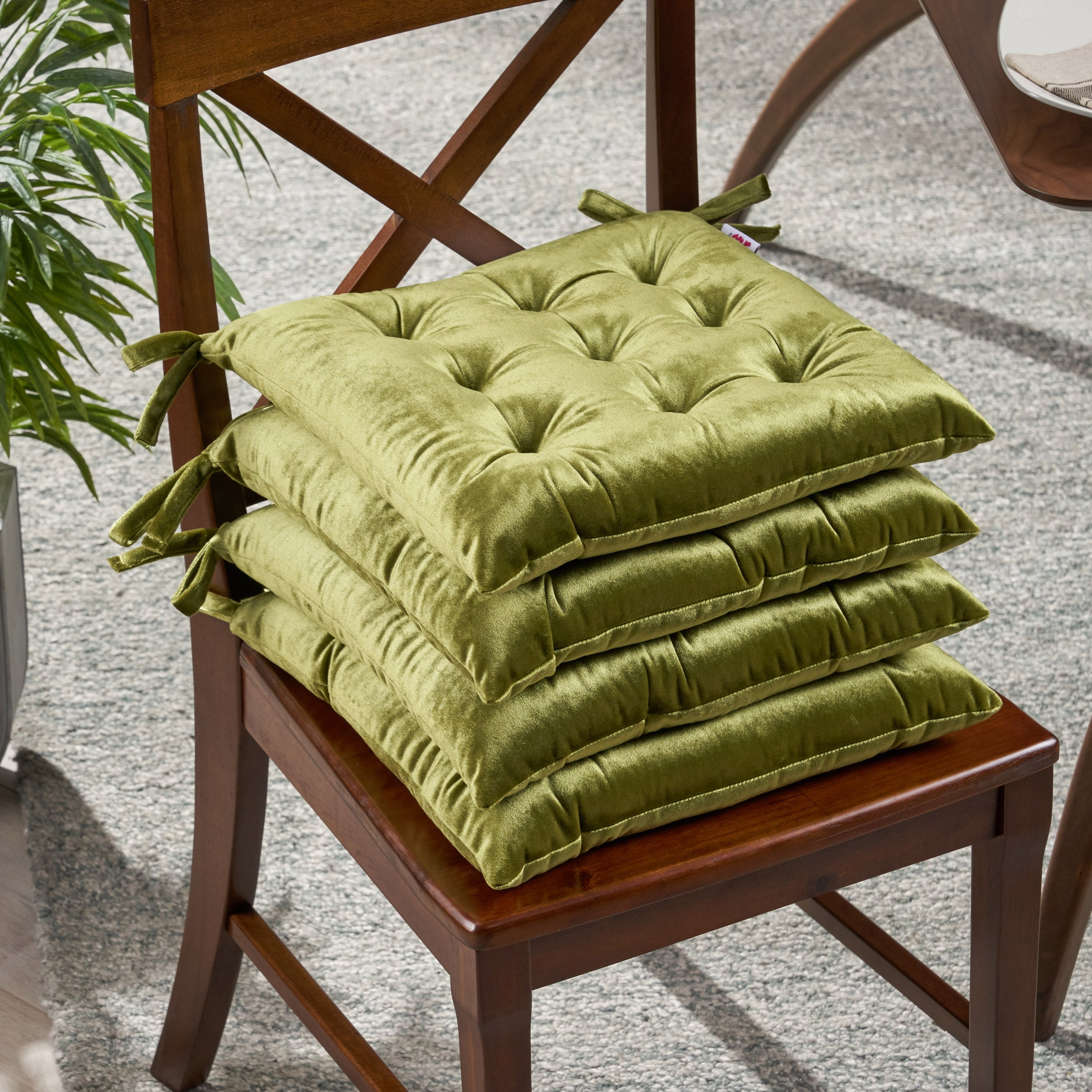 Asma Tufted Velvet Dining Chair Cushion Pads (Set of 4)