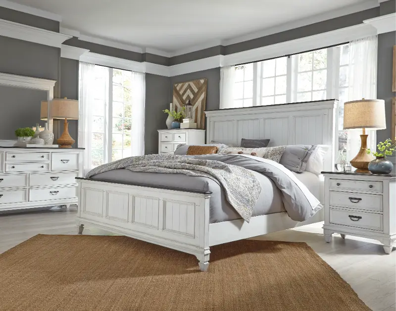 Allyson Park White 4 Piece King Bedroom Set