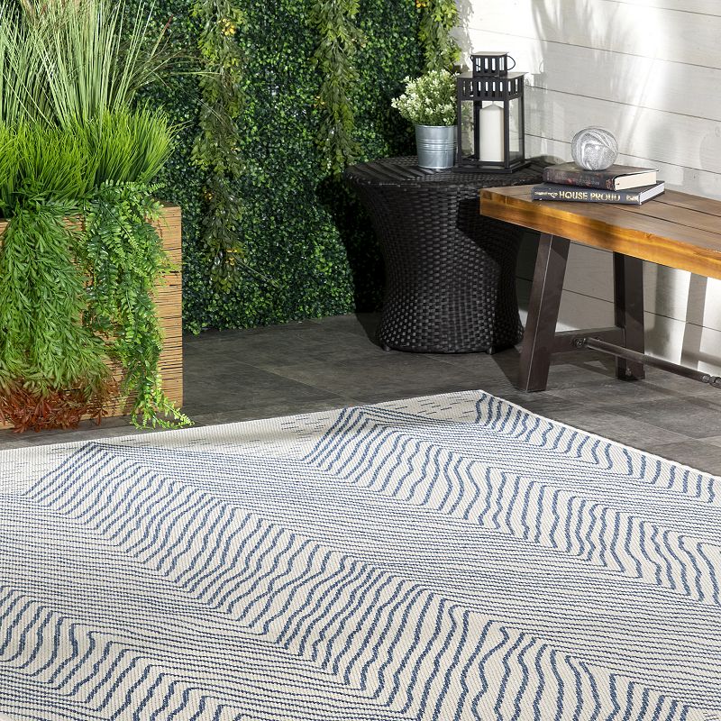 nuLOOM Wavy Chevron Indoor/Outdoor Rug