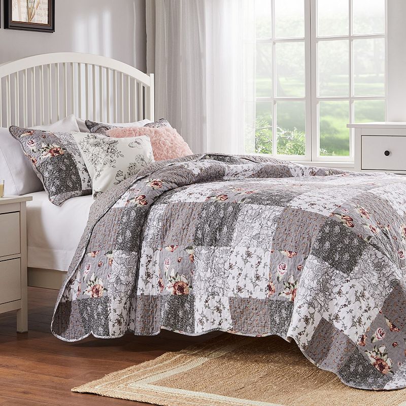 Barefoot Bungalow Giulia Quilt Set