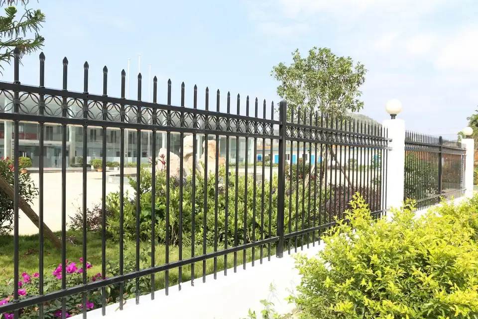 Factory Supply Galvanized PVC Coated Metal Fence Galvanized PVC Coated Metal Fence