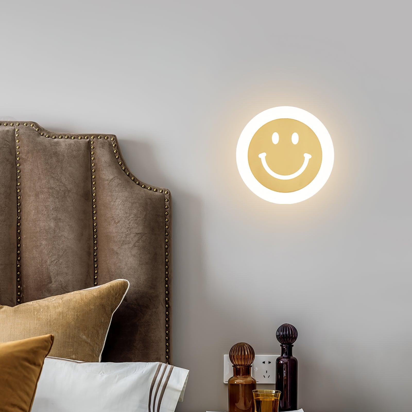 Smiley Wall Lamp