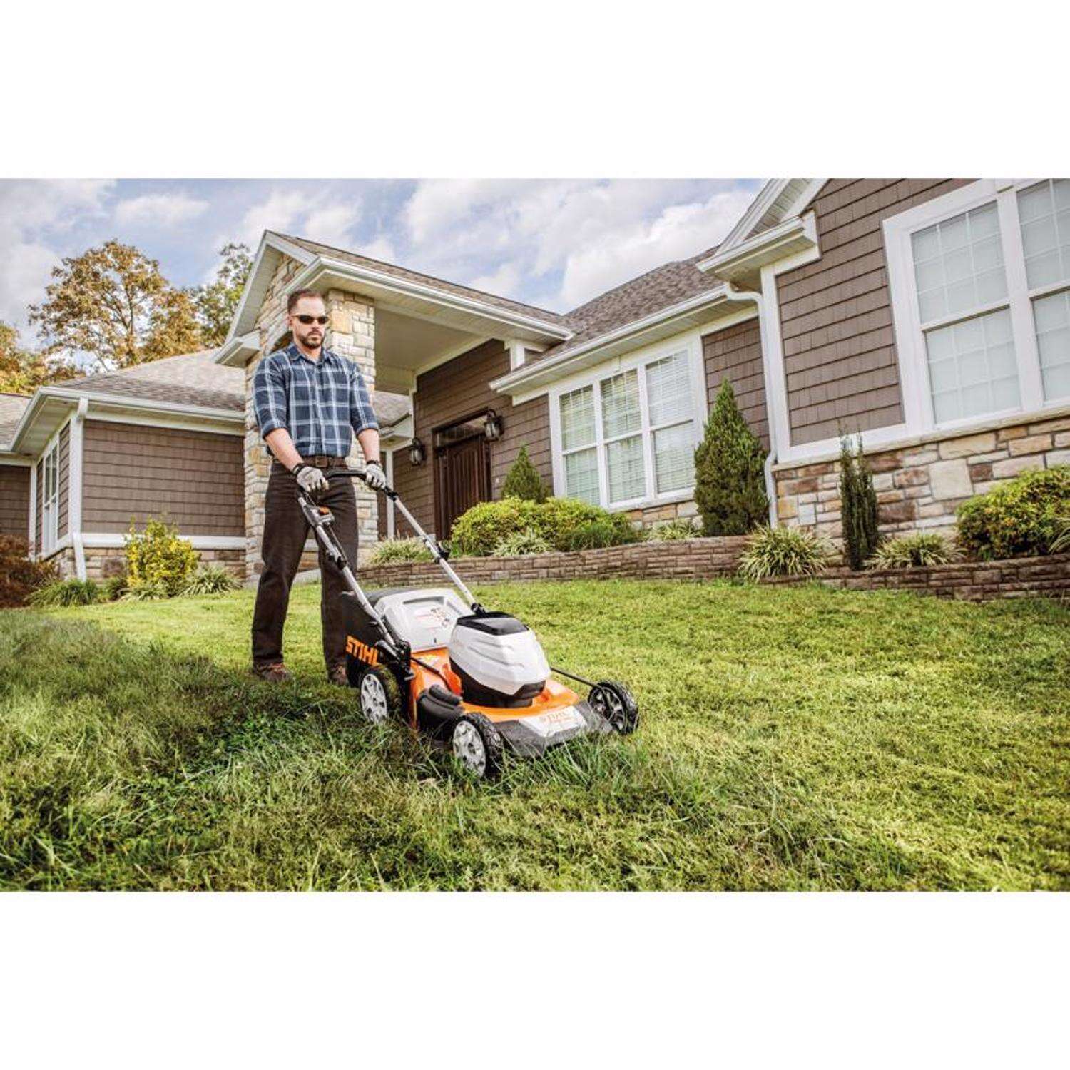 STIHL RMA 510 21 in. 120 V Battery Lawn Mower Kit (Battery and Charger)