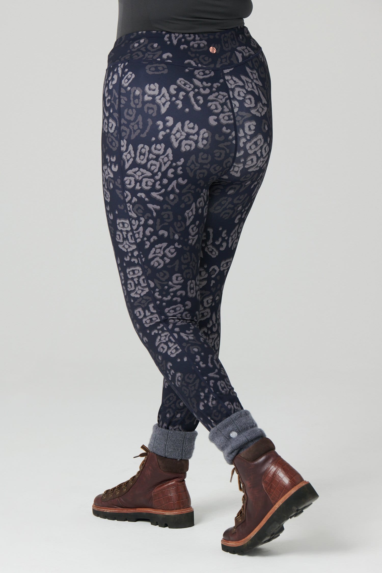 The Recycled Outdoor Leggings - Navy Wild Print