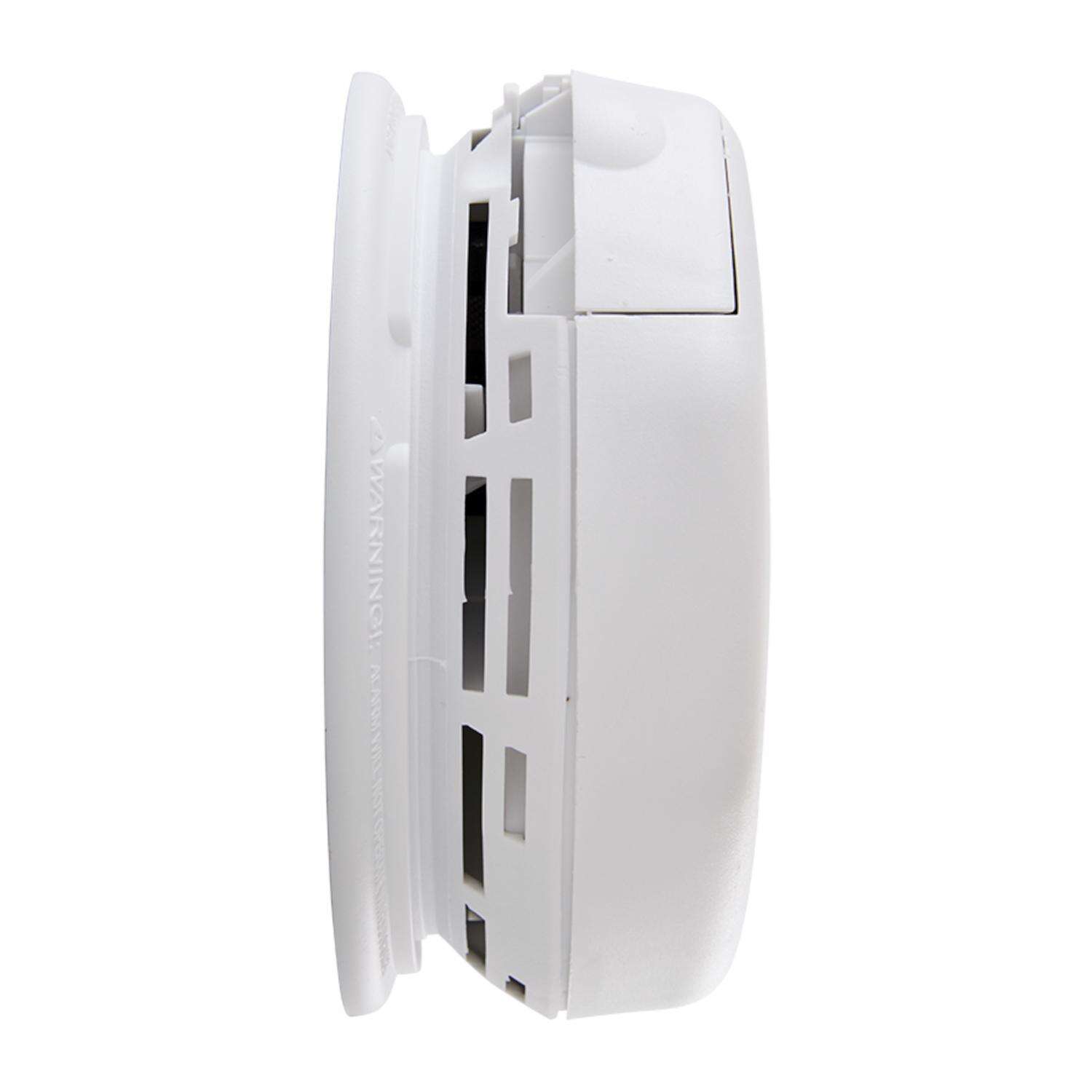 First Alert ZCOMBO Battery-Powered Electrochemical/Photoelectric Smoke and Carbon Monoxide Detector