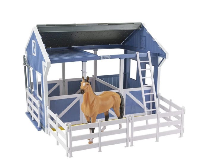 Breyer Deluxe Country Stable with Horse  Wash Stall - 61149