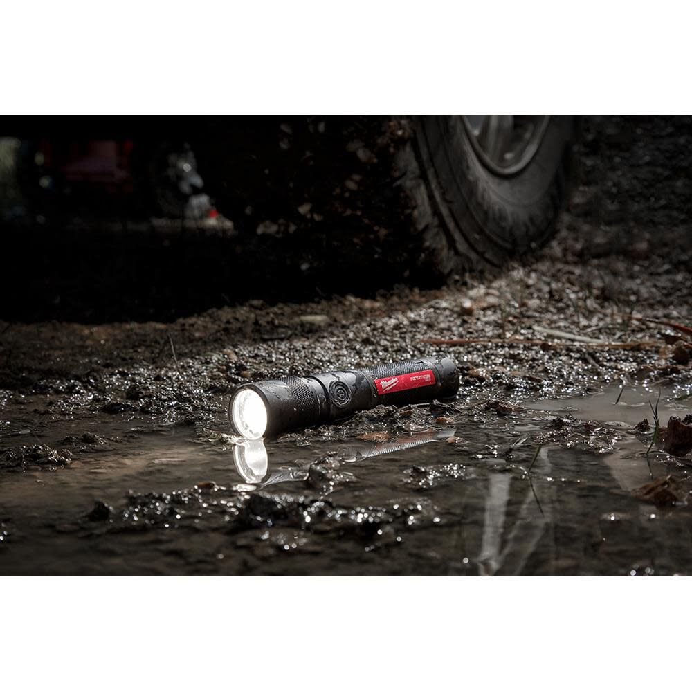 Milwaukee USB Rechargeable Twist Focus Flashlight Kit Bundle 2161-21-48-11-2131 from Milwaukee