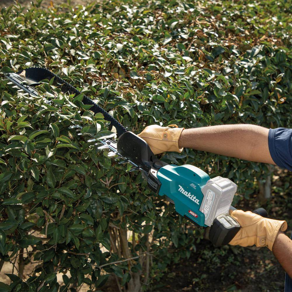 Makita 40V max XGT Brushless Cordless 24 in. Single-Sided Hedge Trimmer (Tool Only) GHU04Z