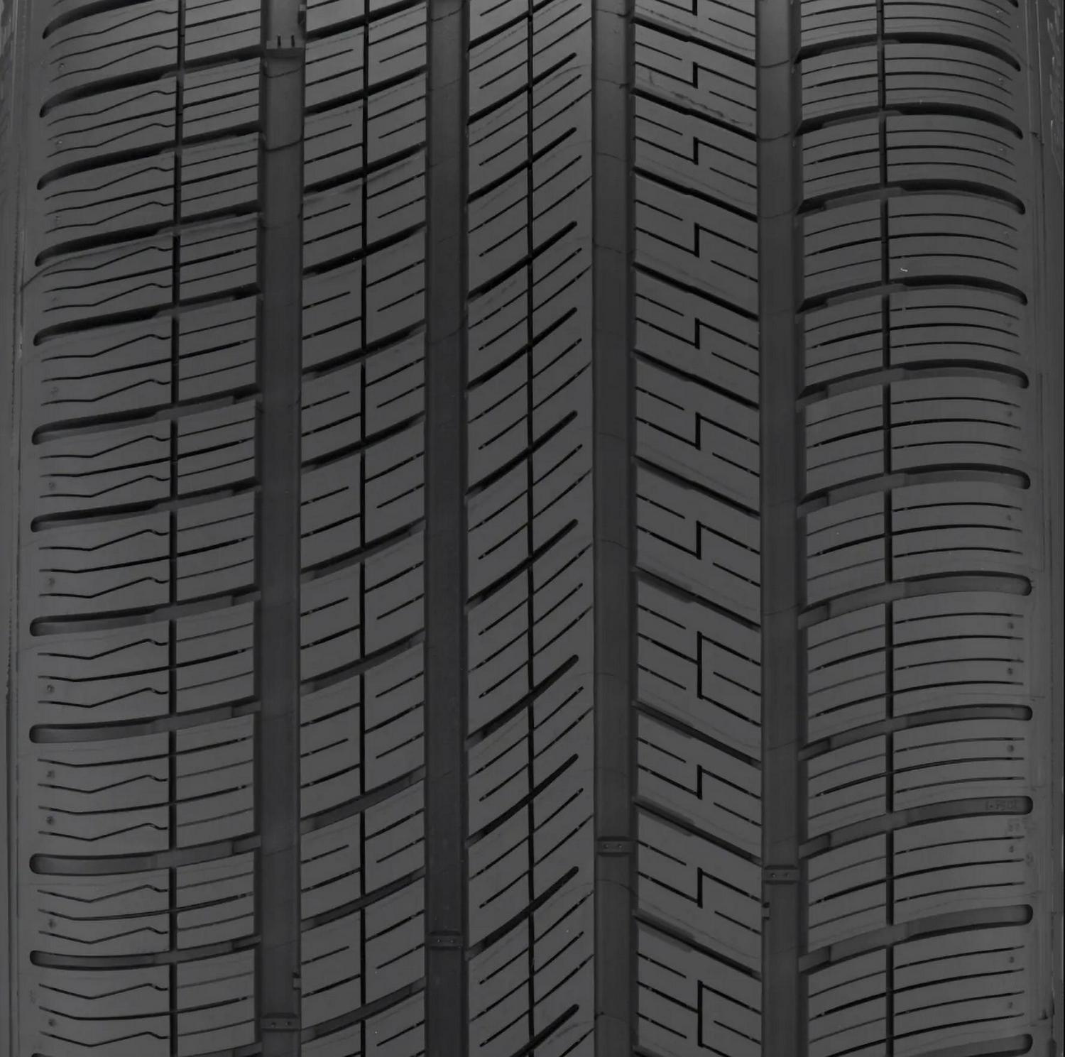 Michelin pilot sport a/s 3 P255/35R19 96Y all-season tire.