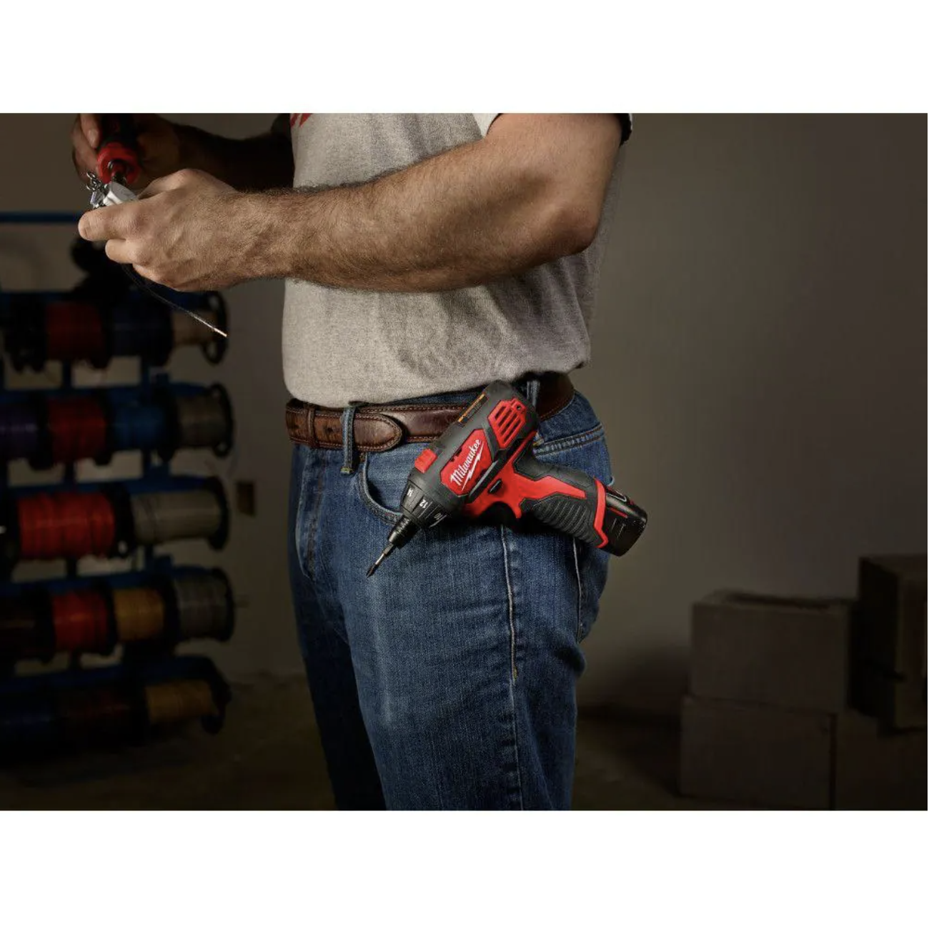 Milwaukee M12 12V Lithium-Ion Cordless 1/4 in. Hex Screwdriver Kit with Two 1.5Ah Batteries， Charger and Tool Bag