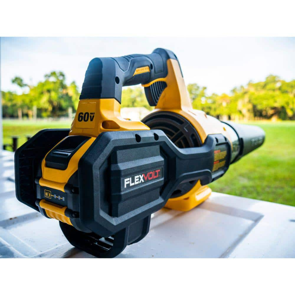 DEWALT 60V MAX 125 MPH 600 CFM Brushless Cordless Battery Powered Handheld Leaf Blower Kit, (1) 3Ah Battery & Charger DCBL772X1