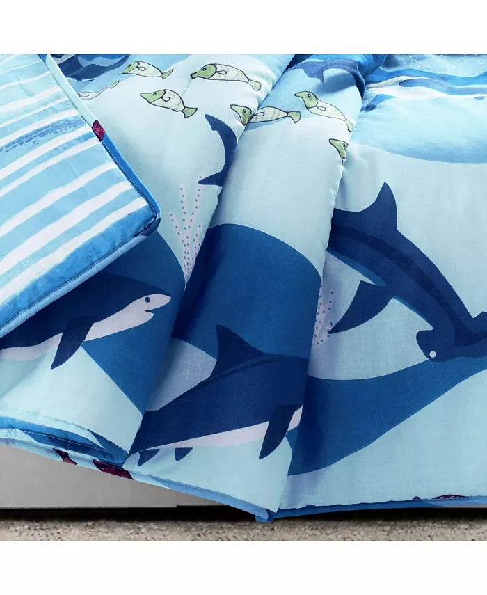 Lush Dandeacute;cor Shark All Over Throw for Kids， 60