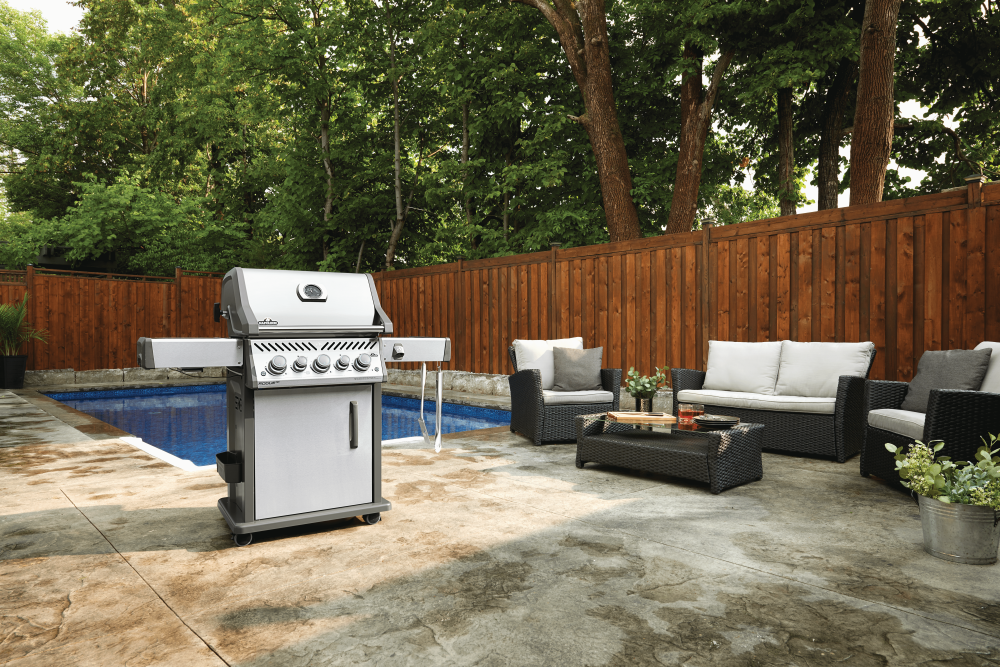 Rogue® SE 425 RSIB Stainless Steel Propane Gas Grill ;