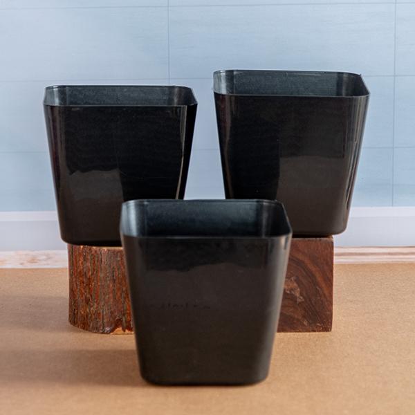 6.7 inch (17 cm) Square Plastic Planter with Rounded Edges (Black) (set of 3)