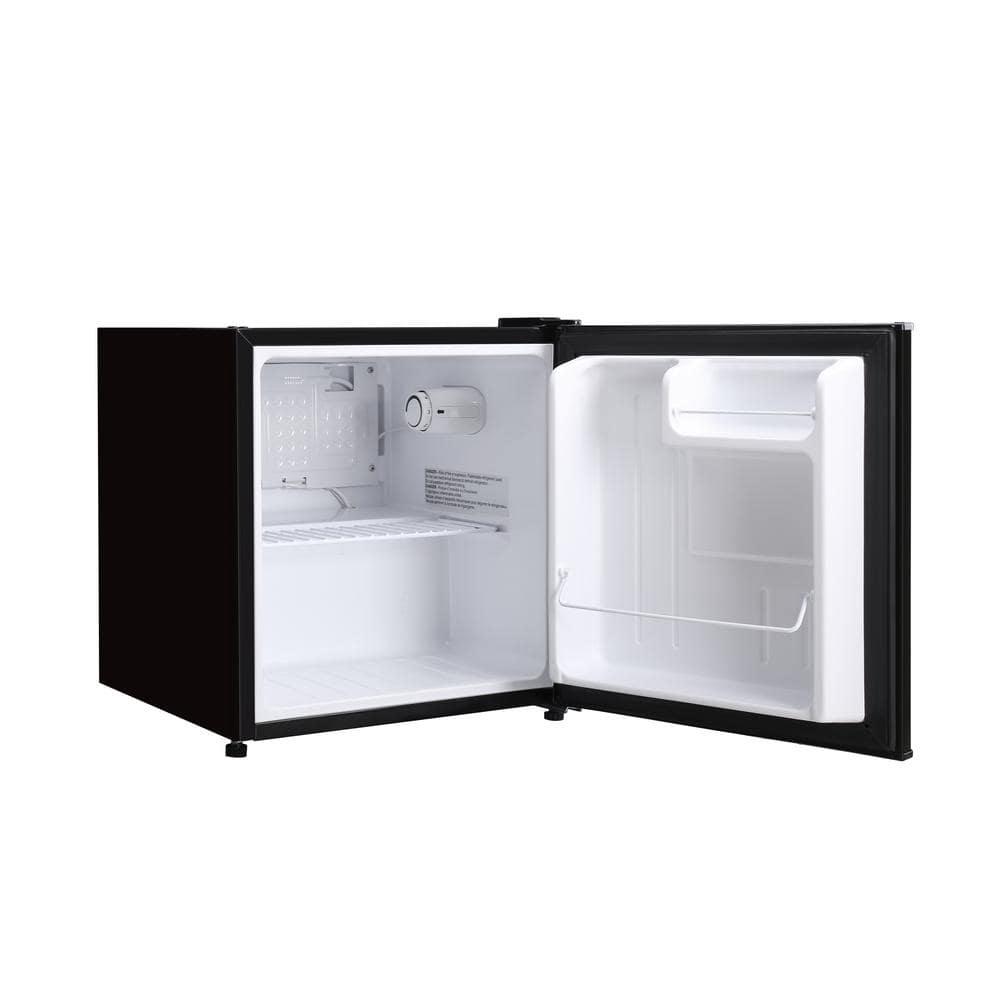 Magic Chef 17 cu ft Mini Fridge in Black with Freezerless Design