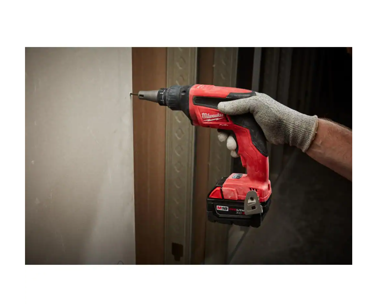 Milwaukee 2866-22 M18 FUEL 18V Lithium-Ion Brushless Cordless Drywall Screw Gun Kit with (2) 5.0Ah Batteries， Charger and Tool Bag