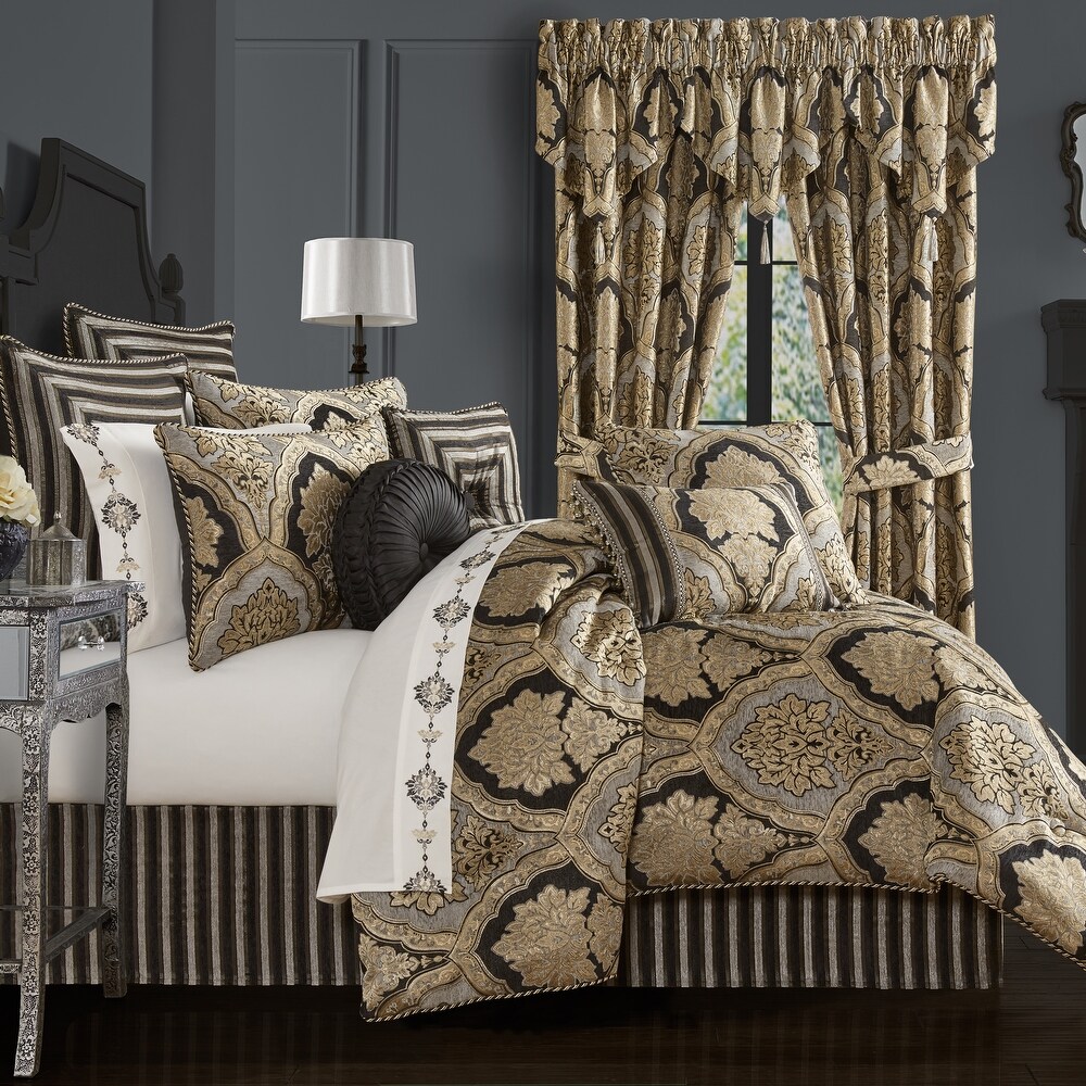 J. Queen New York Melina Comforter Set